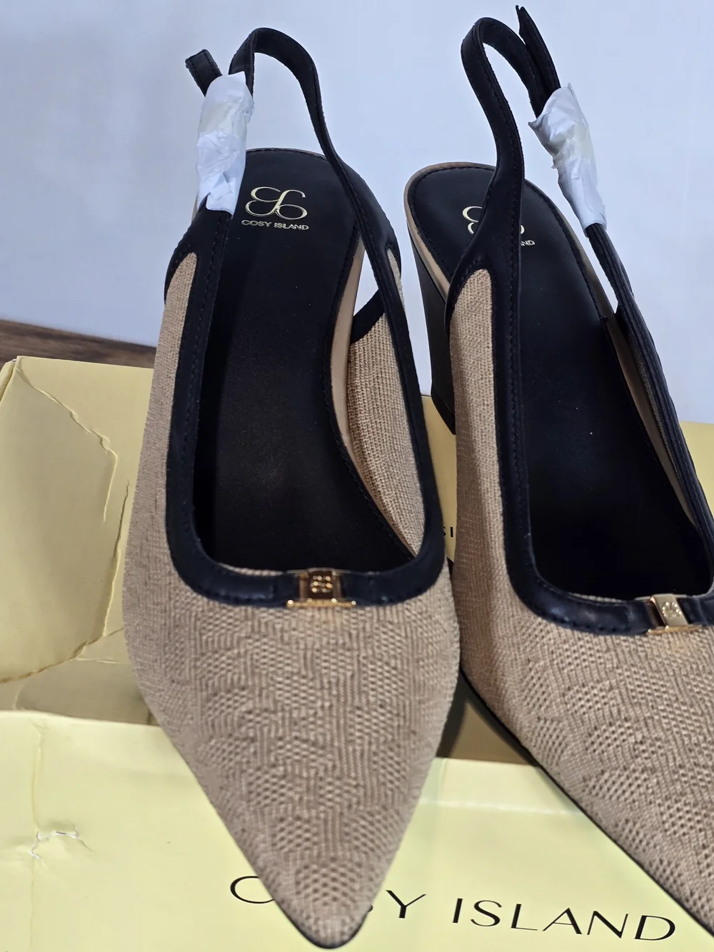 Cosy Island Beige Black Wedge Slingback Shoes Size 8.5